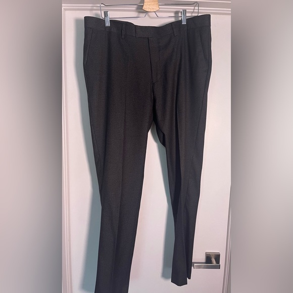 Sondergaard

Slim-Fit Suit - Picture 8 of 11